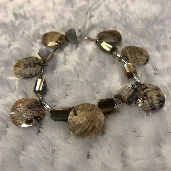 Handcrafted: mother of Pearl shells, glass - Picture 2 of 4